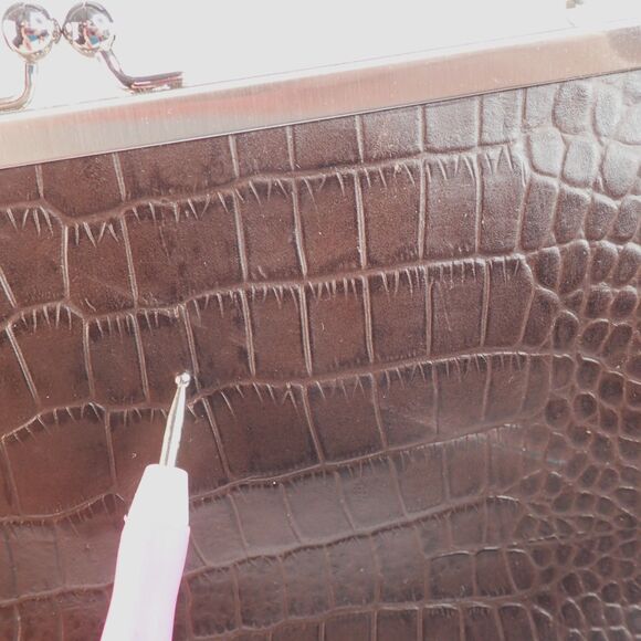 ANN TAYLOR LOFT Croc Embossed Dark Brown Leather Kiss-Lock Purse Bag Clutch - Picture 15 of 15